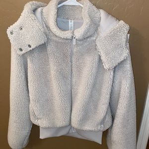 Alo yoga foxy Sherpa jacket in gray